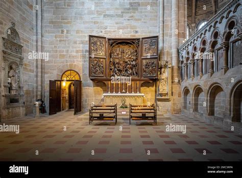 O Altar de Bamberg! Uma Jornada Vibrante Através da Pintura e Escultura Gótica Inicial